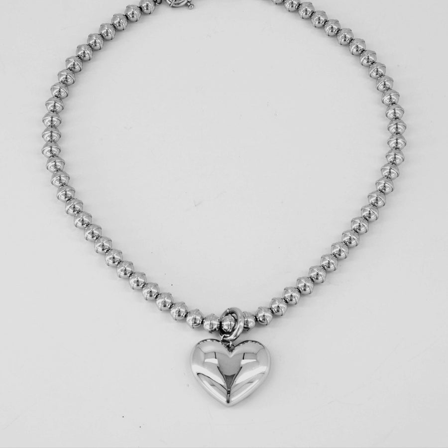 HEART LABYRINTH BEAD NECKLACE IN SILVER