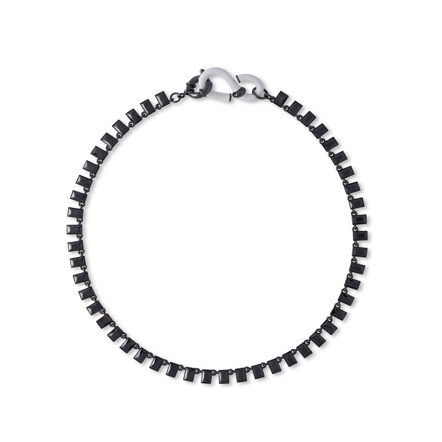 CONCHA BLACK STONE NECKLACE