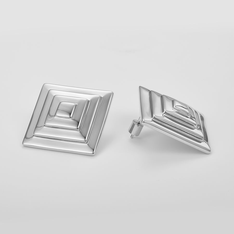 Pair of silver square earrings 