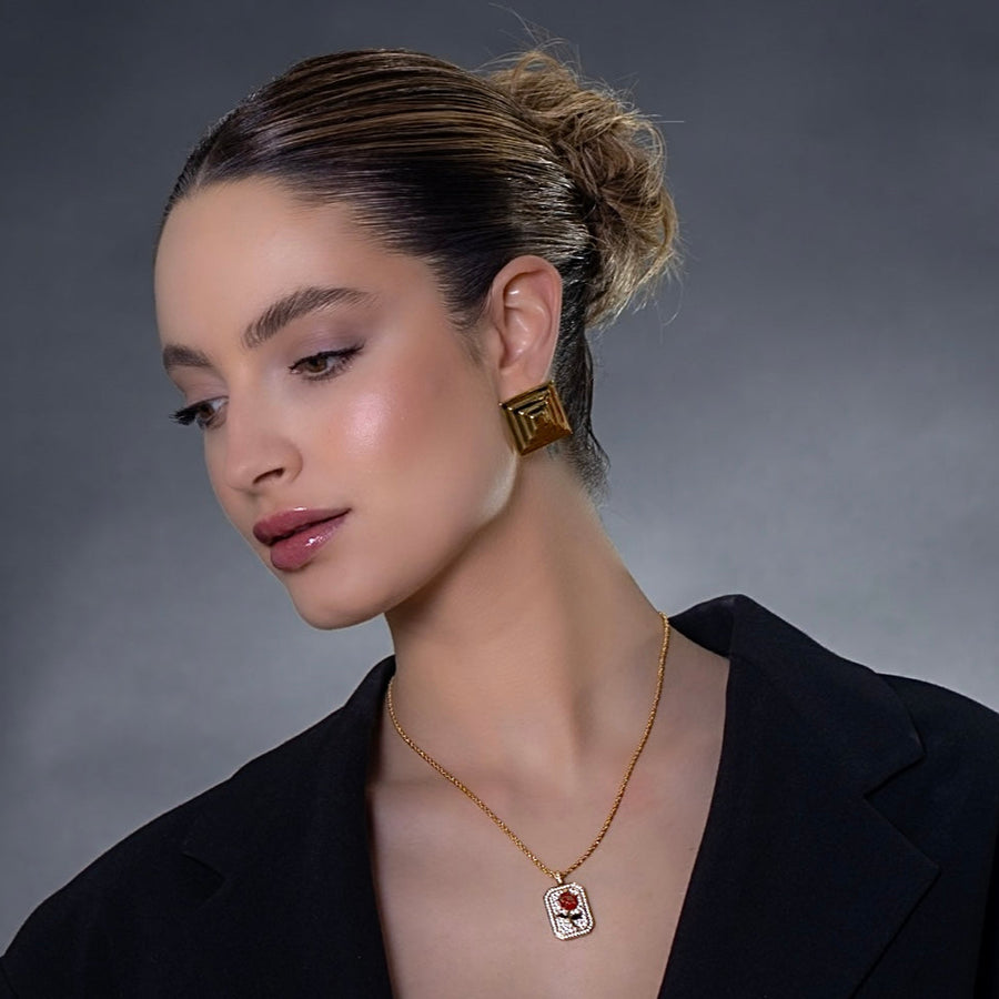 GOLD GIGI ROSE NECKLACE